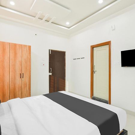 Super Townhouse Kokapet Formerly Aarian Tej Nilayam Gundipet 외부 사진