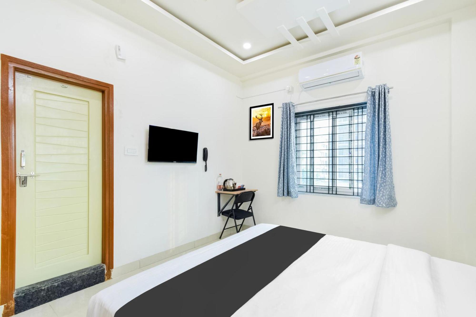 Super Townhouse Kokapet Formerly Aarian Tej Nilayam Gundipet 외부 사진