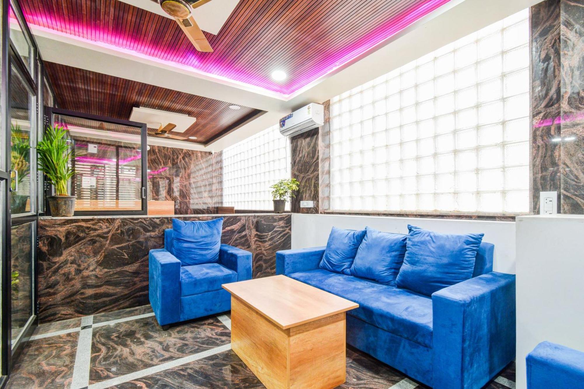 Super Townhouse Kokapet Formerly Aarian Tej Nilayam Gundipet 외부 사진